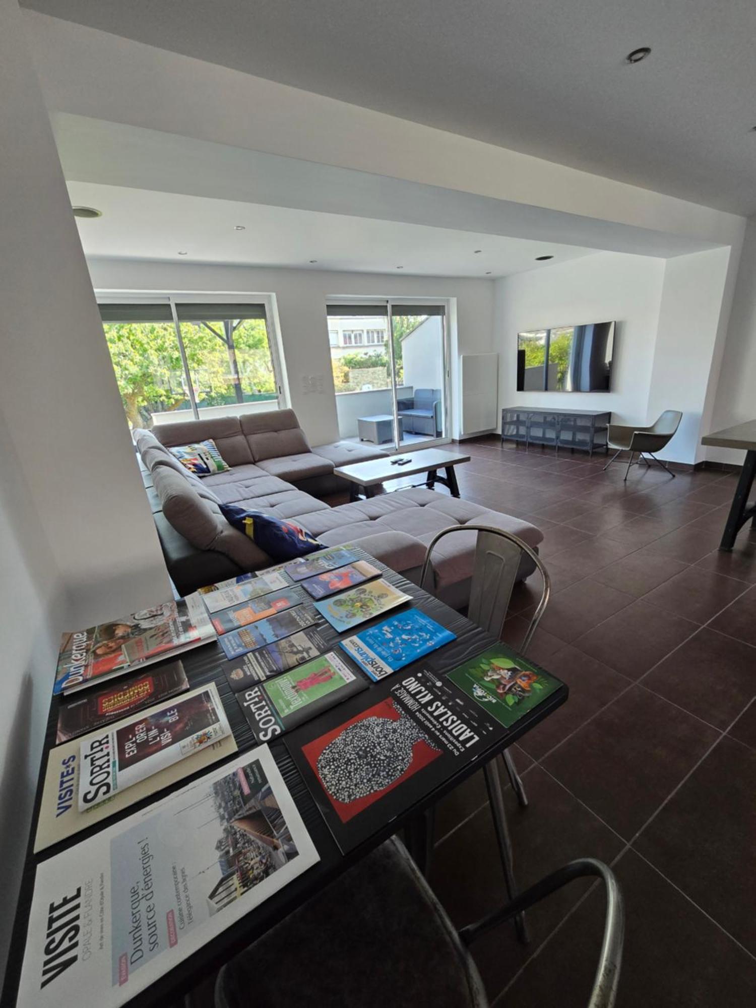 Maison Spacieuse, Agreable Et Ensoleille